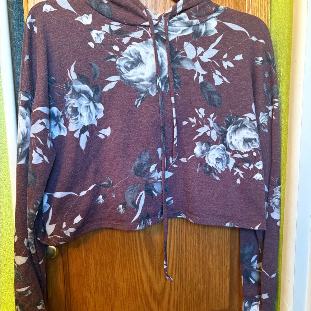 Charlotte Russe Burgundy Floral Cropped Hoodie